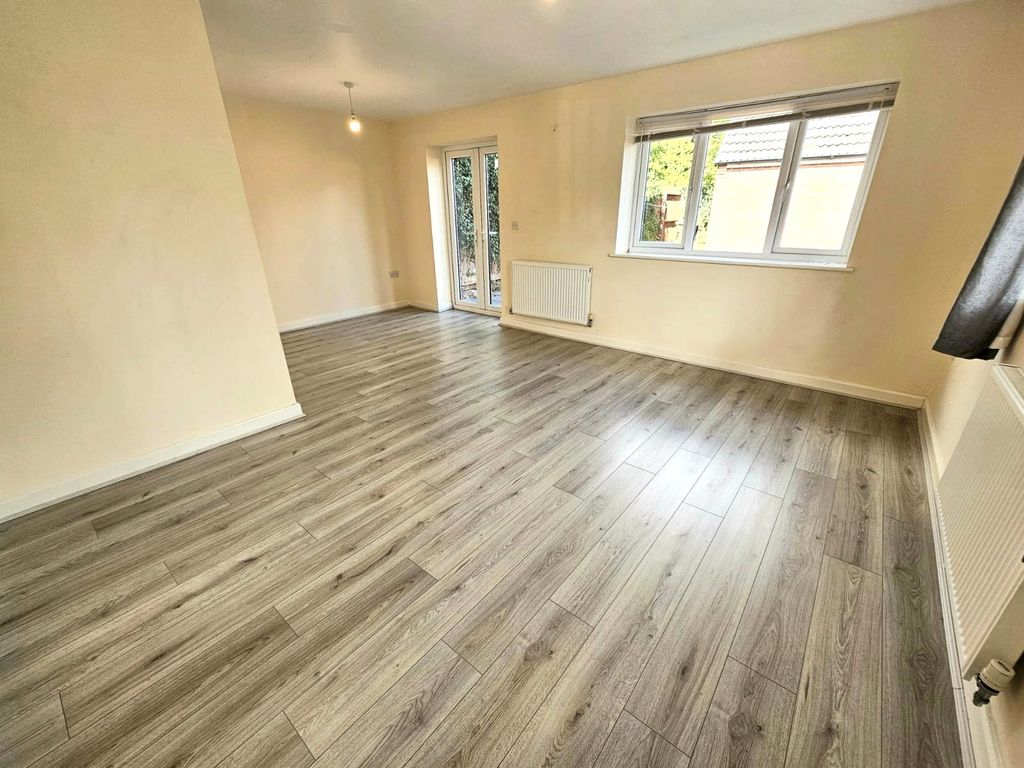 Property photo 3 of 19 Picture No. 05