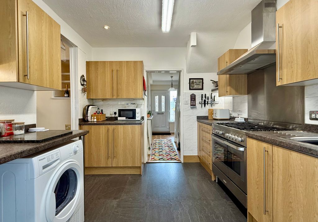 Property photo 3 of 17 Img_4589