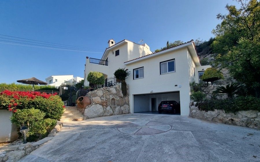 Property photo 3 of 33