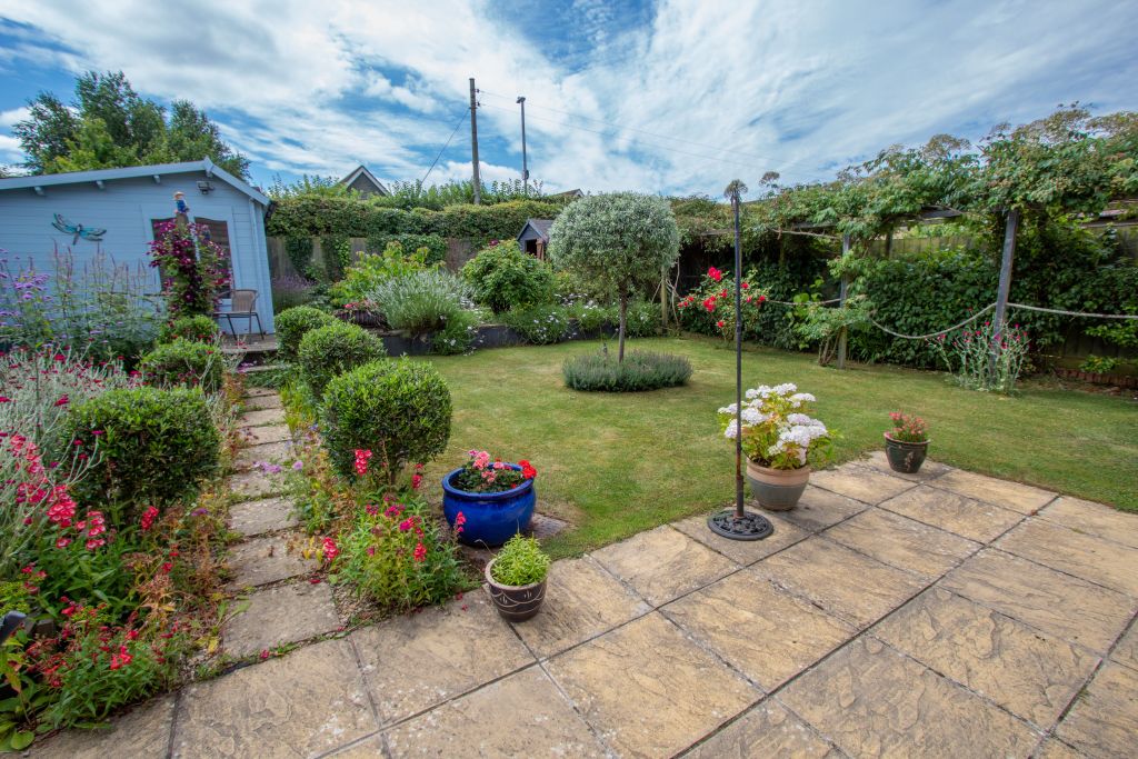 Property photo 2 of 12