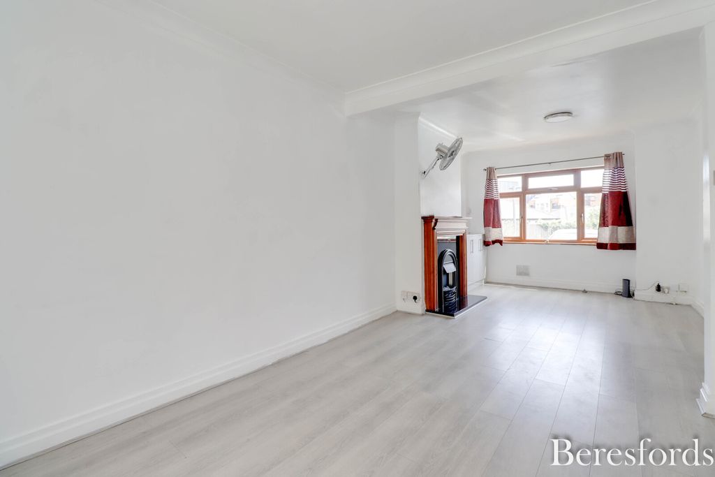 Property photo 2 of 19 Picture No. 06