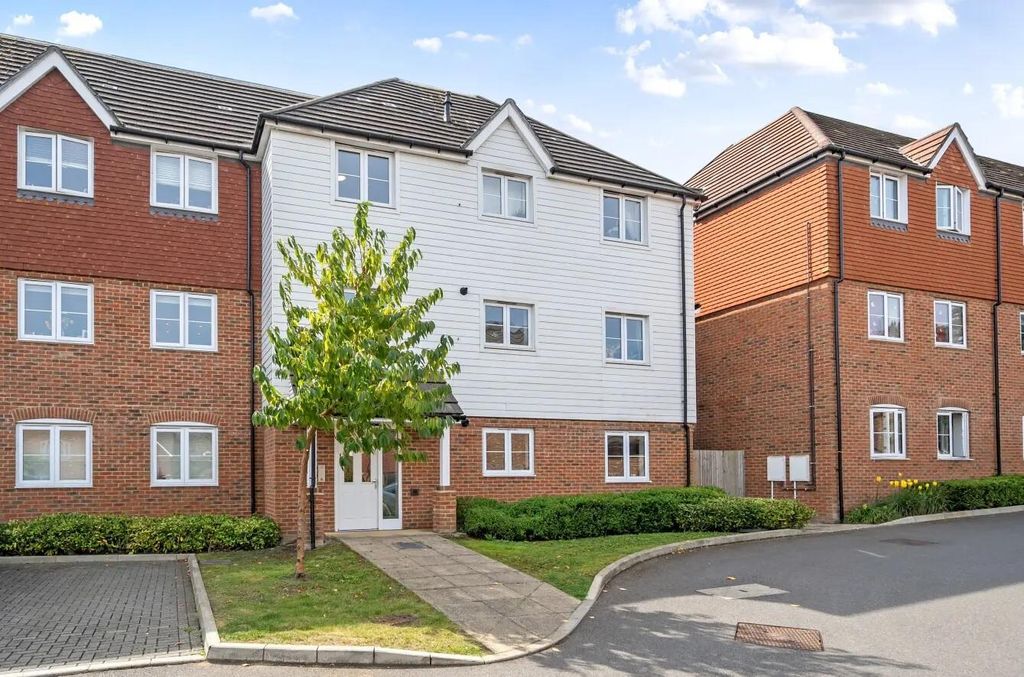 Property photo 2 of 10 Front Of Building.Jpg