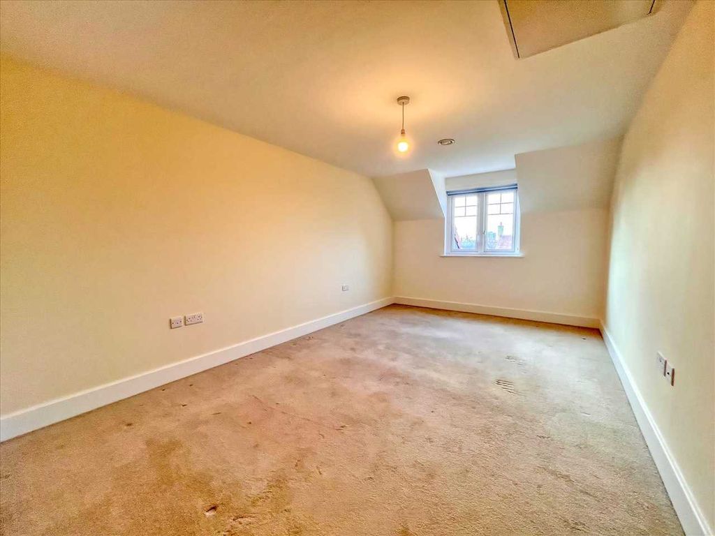Additional image 15 of 2 bed flat for saleVictoria Gardens, Hadleigh Road, Frinton On Sea CO13