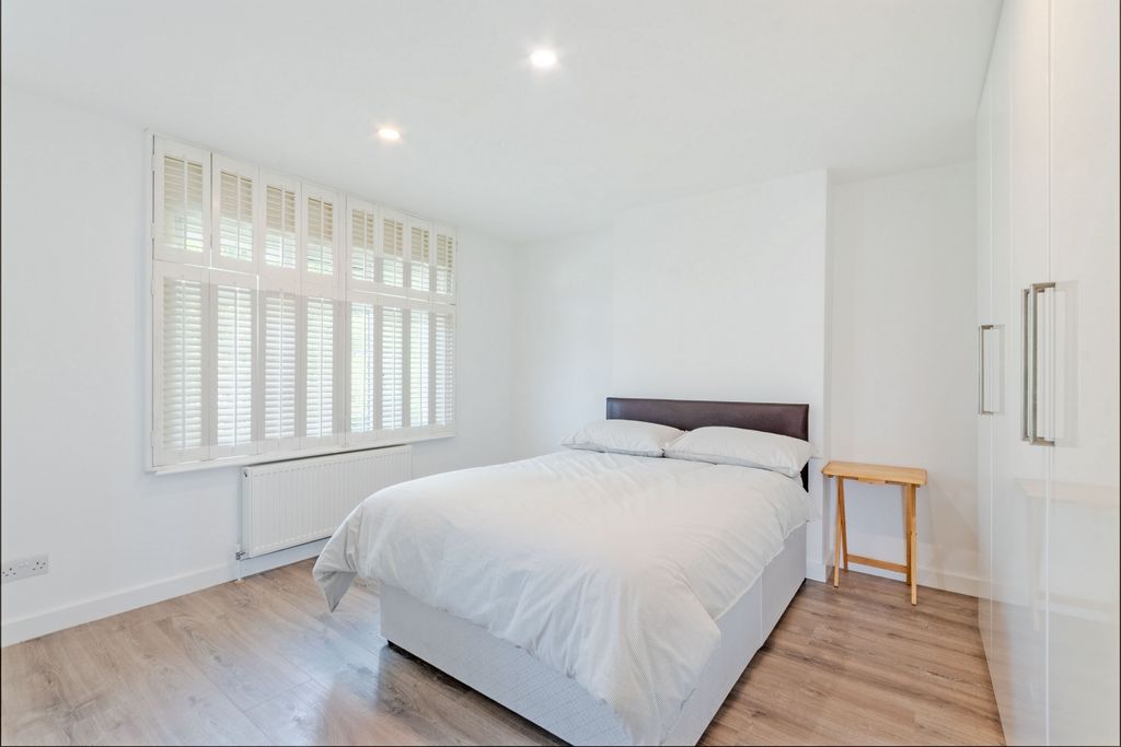 Property photo 1 of 22 Photo 23