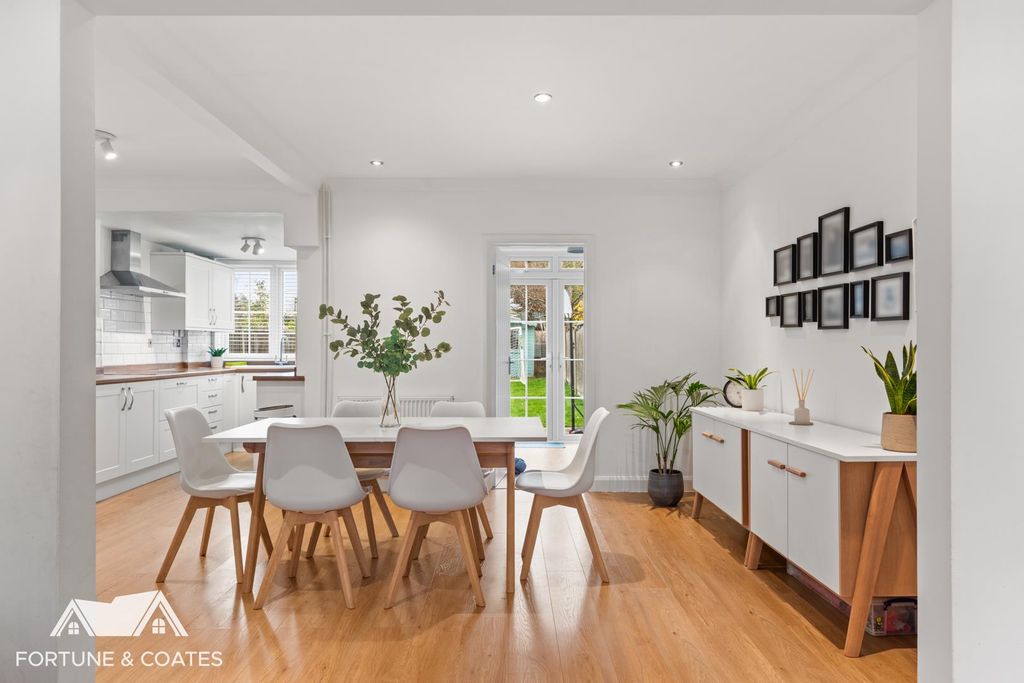 Property photo 2 of 21 Stjohnsavenue_4.Jpg