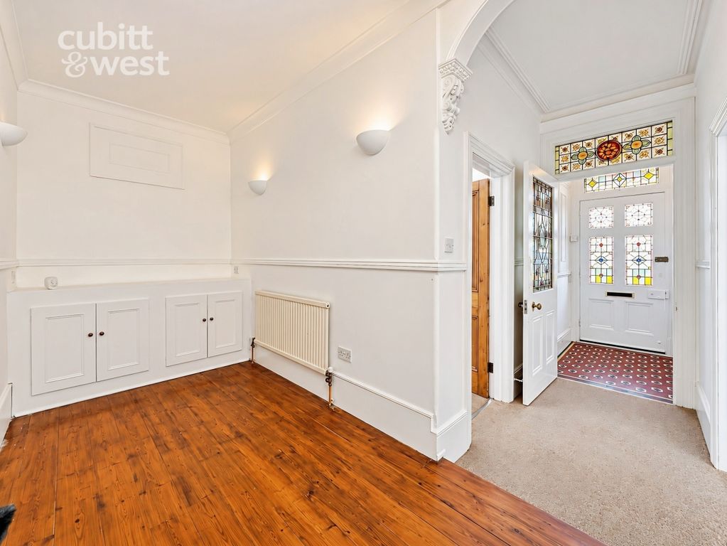 Property photo 2 of 15 Hallway/Study