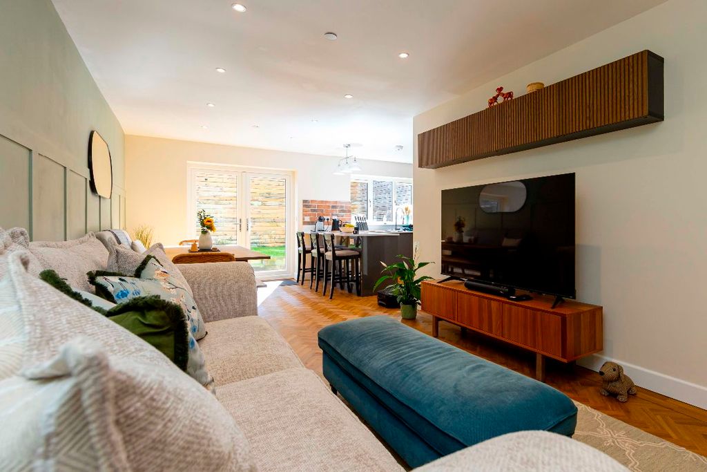 Property photo 1 of 54