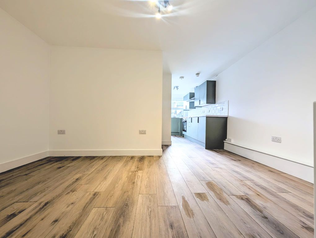 Property photo 3 of 10 Bedroom 1