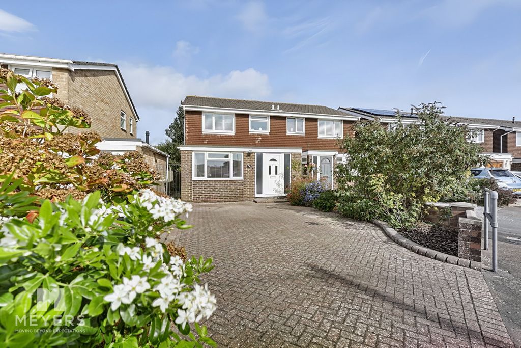 Property photo 1 of 36