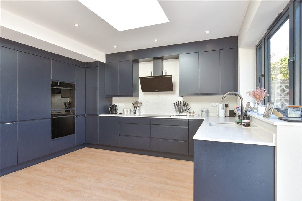 Property photo 2 of 13 Kitchen