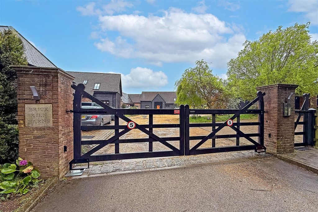Property photo 3 of 33 6Brickkilnbarns-10.Jpg