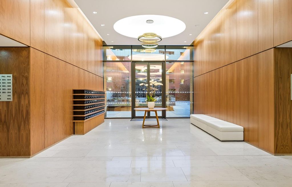 Property photo 2 of 20 608 Fitzrovia 10.Jpg