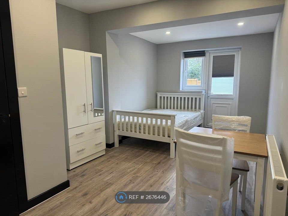 Property photo 1 of 8 Stock Photos