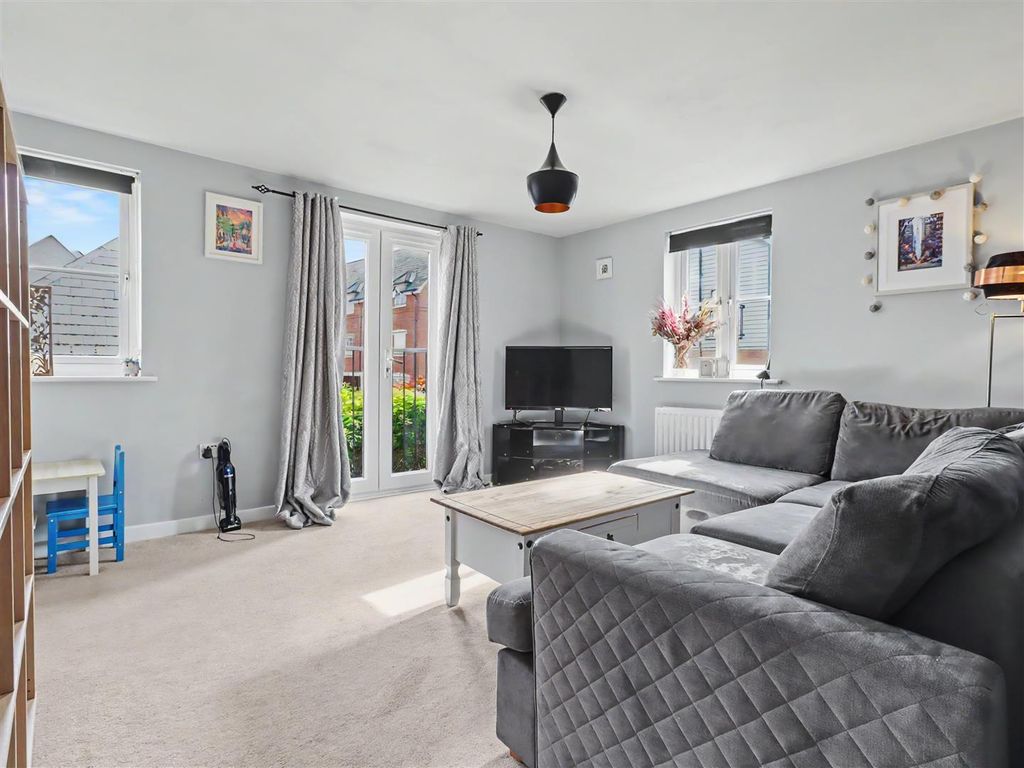 Property photo 1 of 13 Sitting/Dining Room