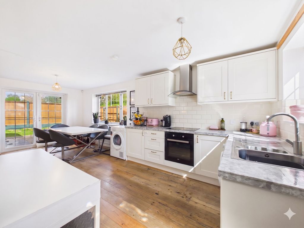 Property photo 2 of 14 Dining Kitchen