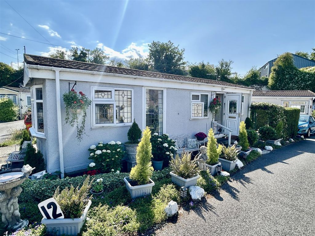 Property photo 1 of 10 External