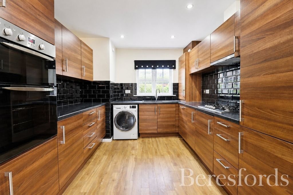 Property photo 3 of 14 Picture No. 33