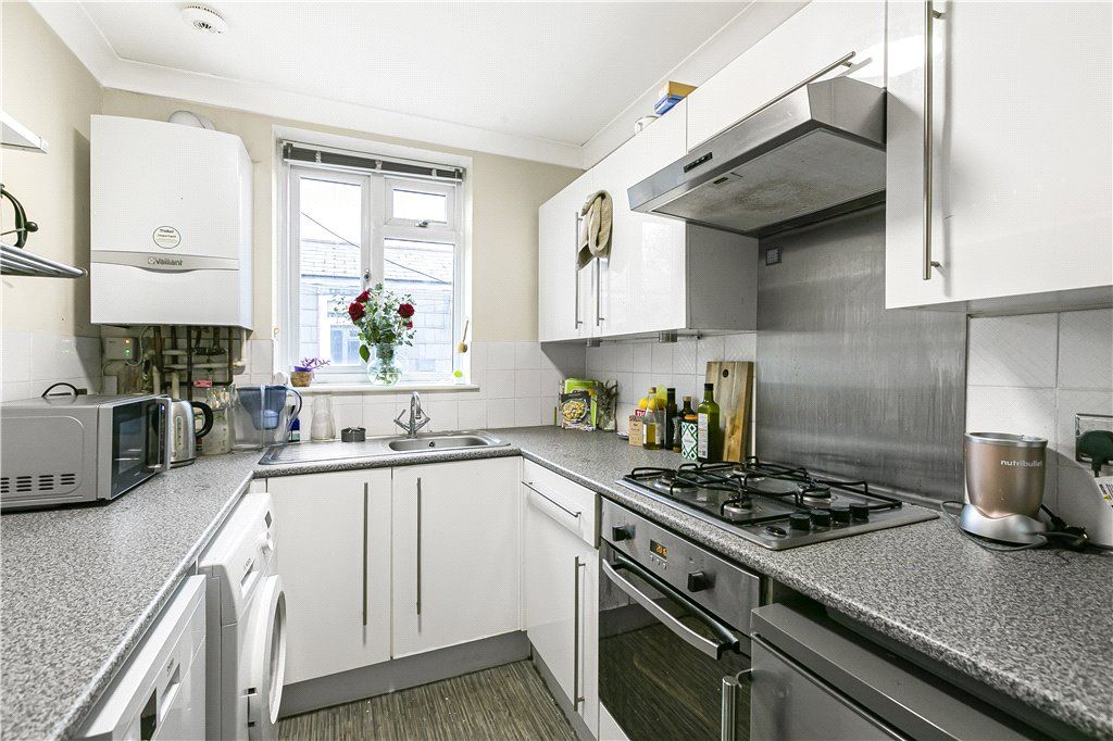 Property photo 2 of 10 Kitchen