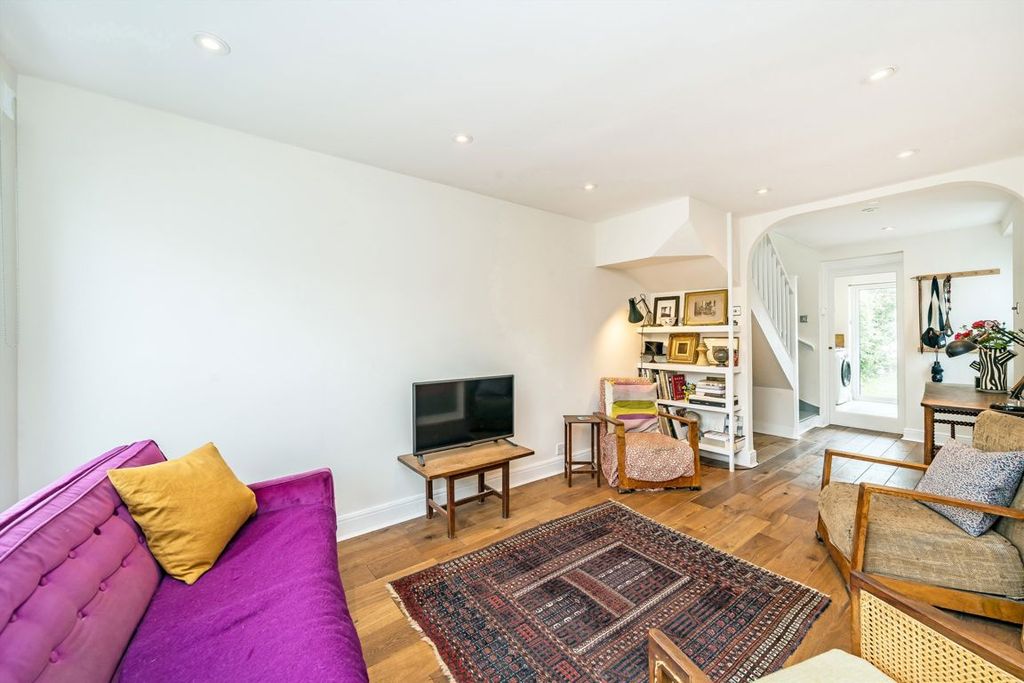 Property photo 3 of 7