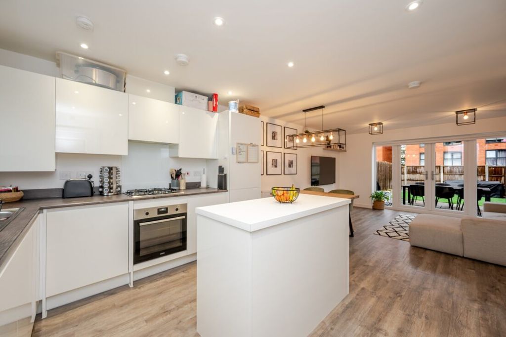 Property photo 2 of 19 Open Plan