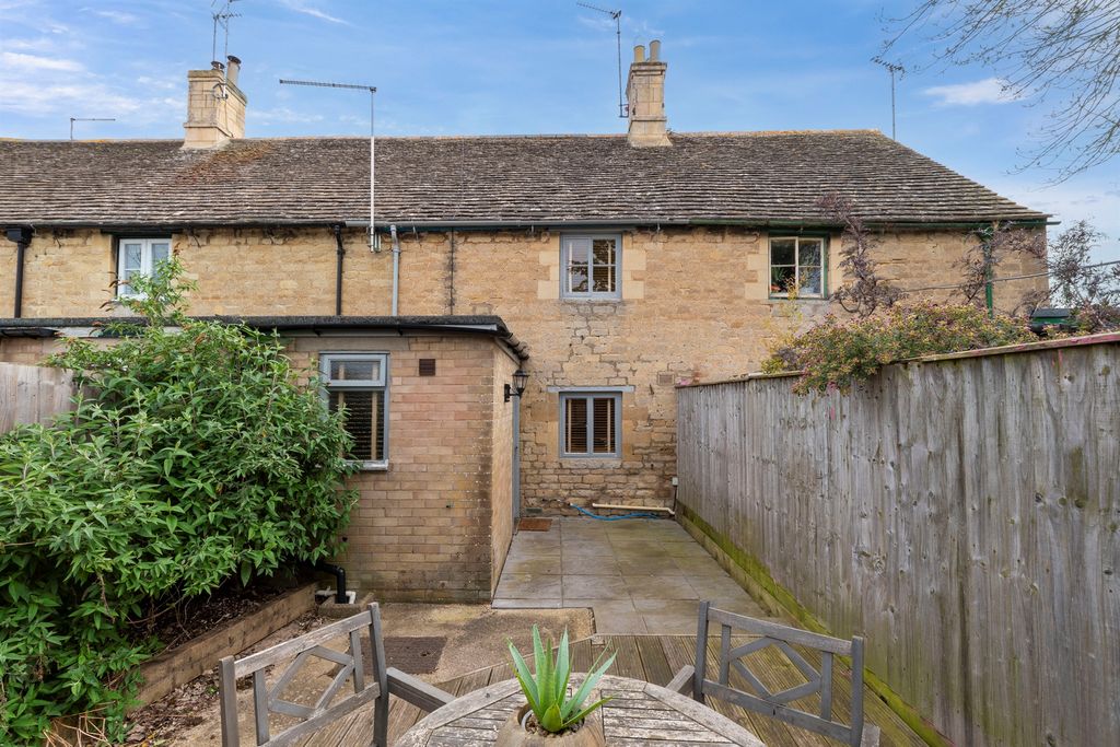 Property photo 3 of 14