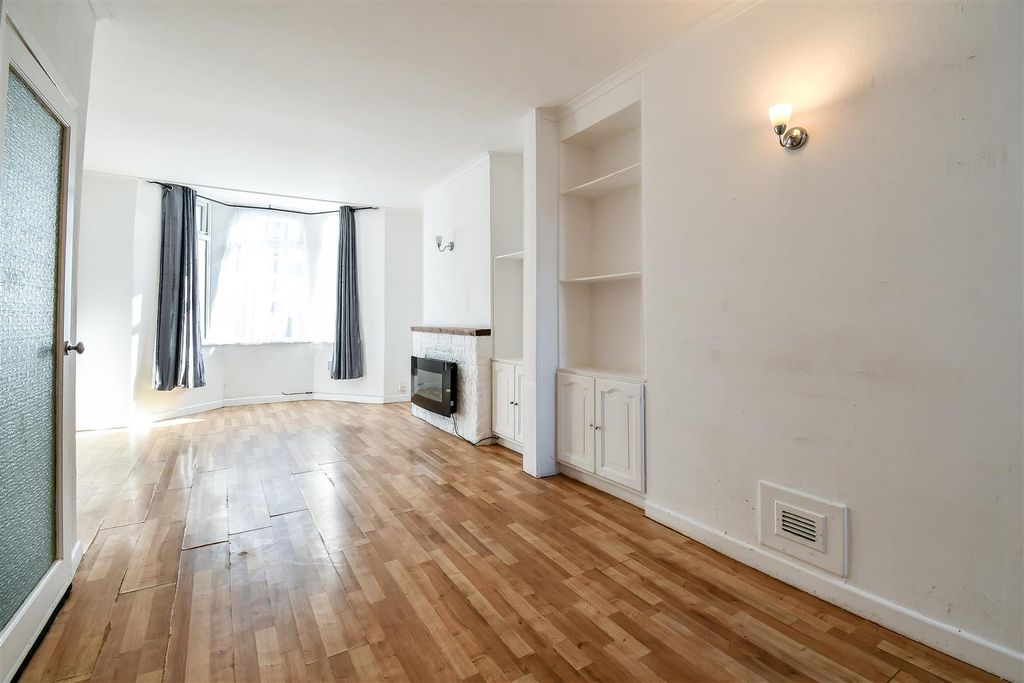 Property photo 2 of 25 Living Room