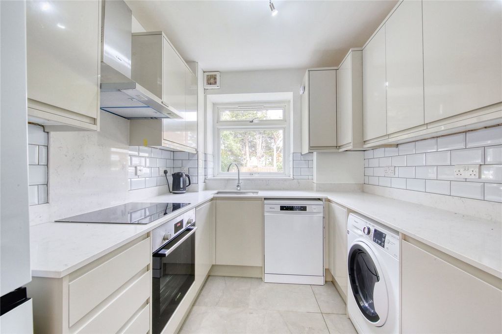 Property photo 1 of 15 Picture No. 09