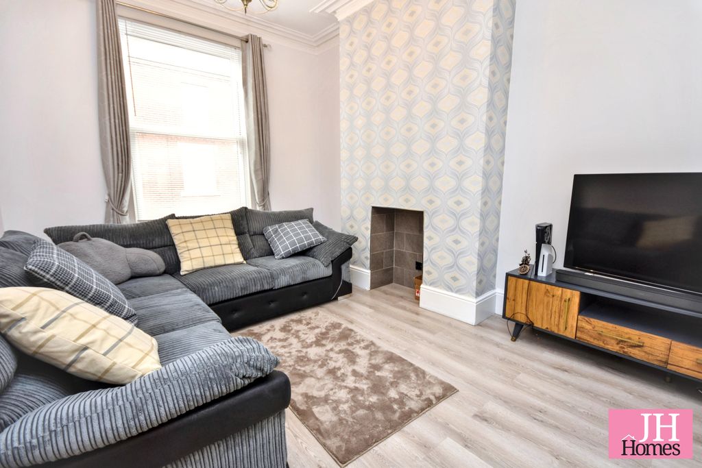 Property photo 2 of 19