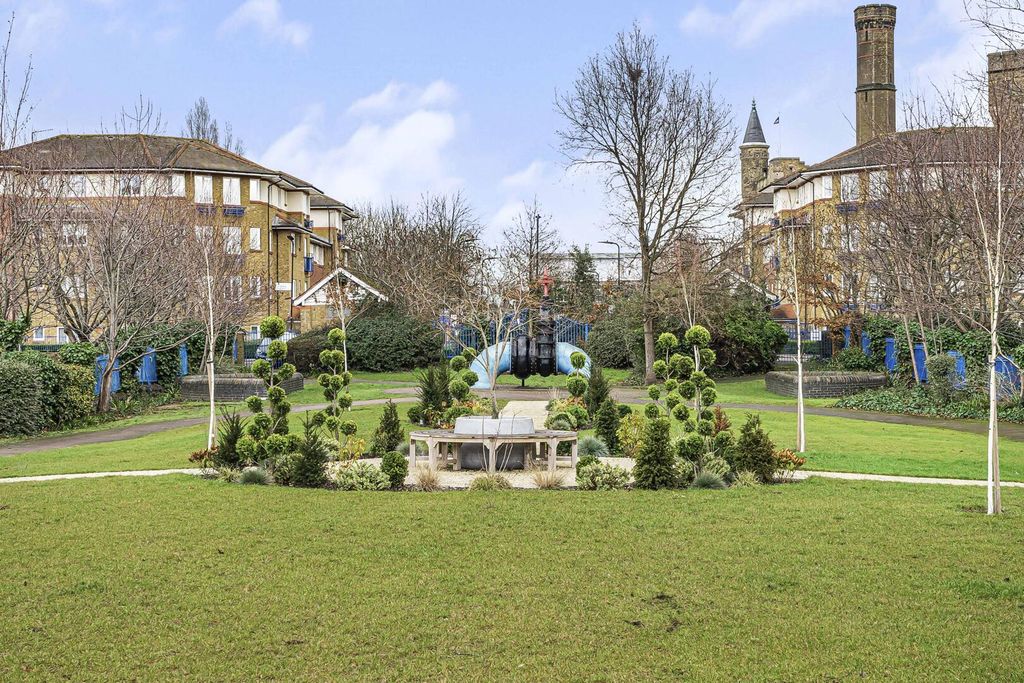 Property photo 2 of 23 Exterior