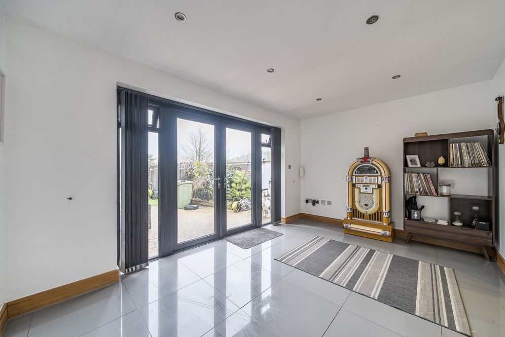 Property photo 2 of 19 1399750-17-6966377308891