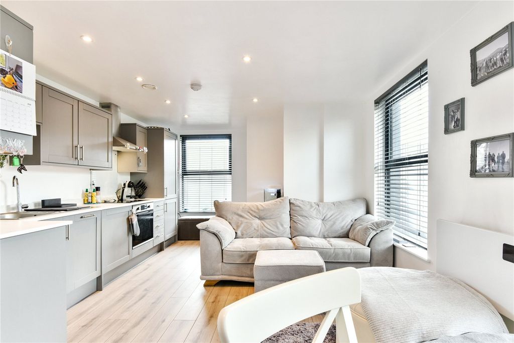 Property photo 2 of 13 Picture No. 09