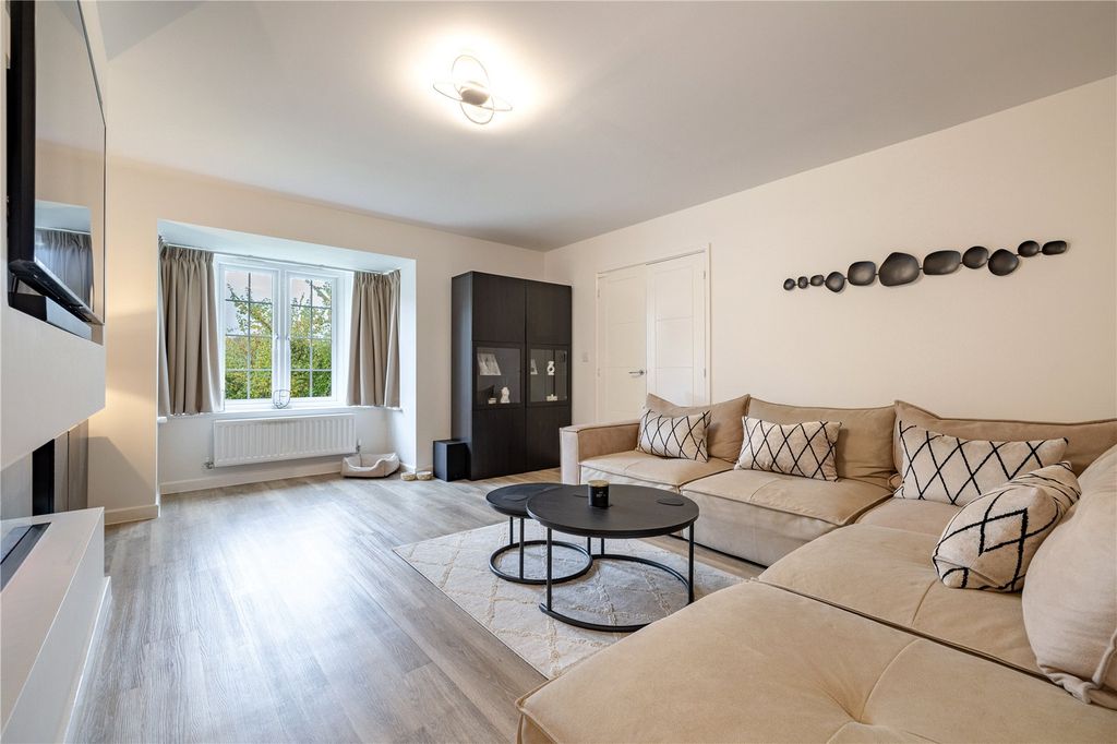 Property photo 3 of 27 Picture No. 05