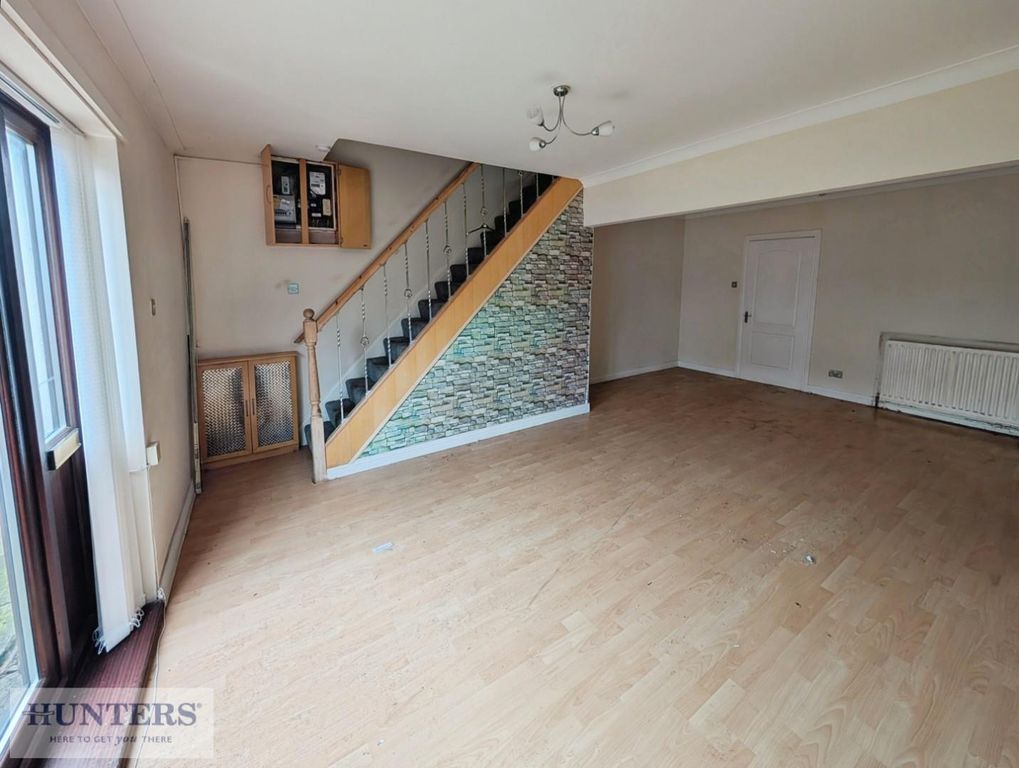 Property photo 3 of 10 Lounge / Dining Room