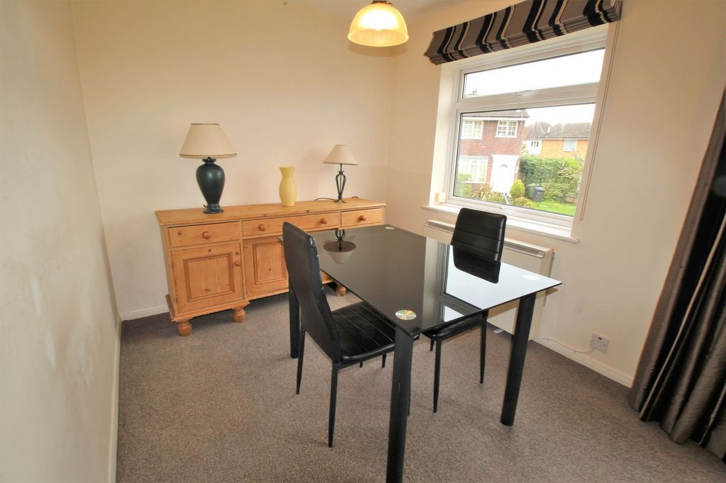 Property photo 3 of 9 Dining Area
