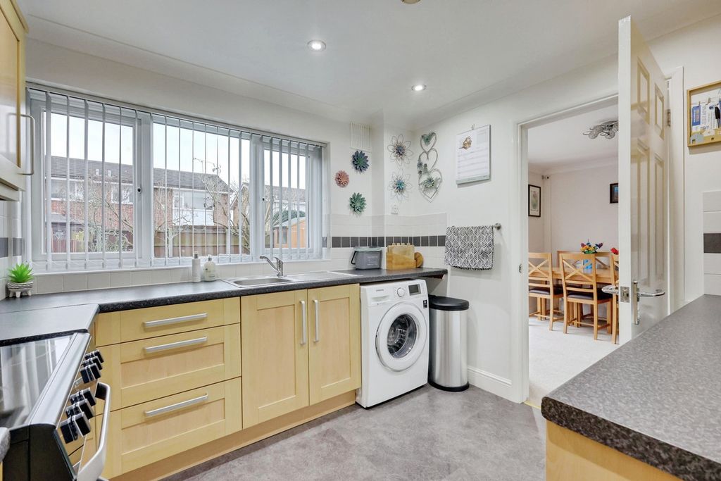 Property photo 3 of 21