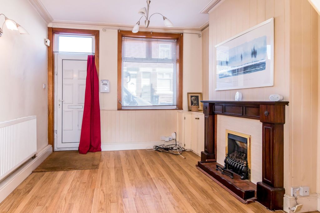 Property photo 3 of 8 89Ddbfc7-d87c-4596-8