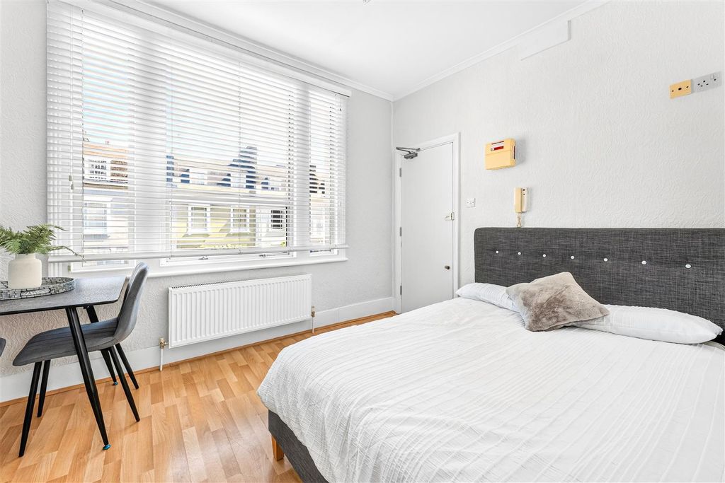 Property photo 2 of 9 Aik03836.Jpg