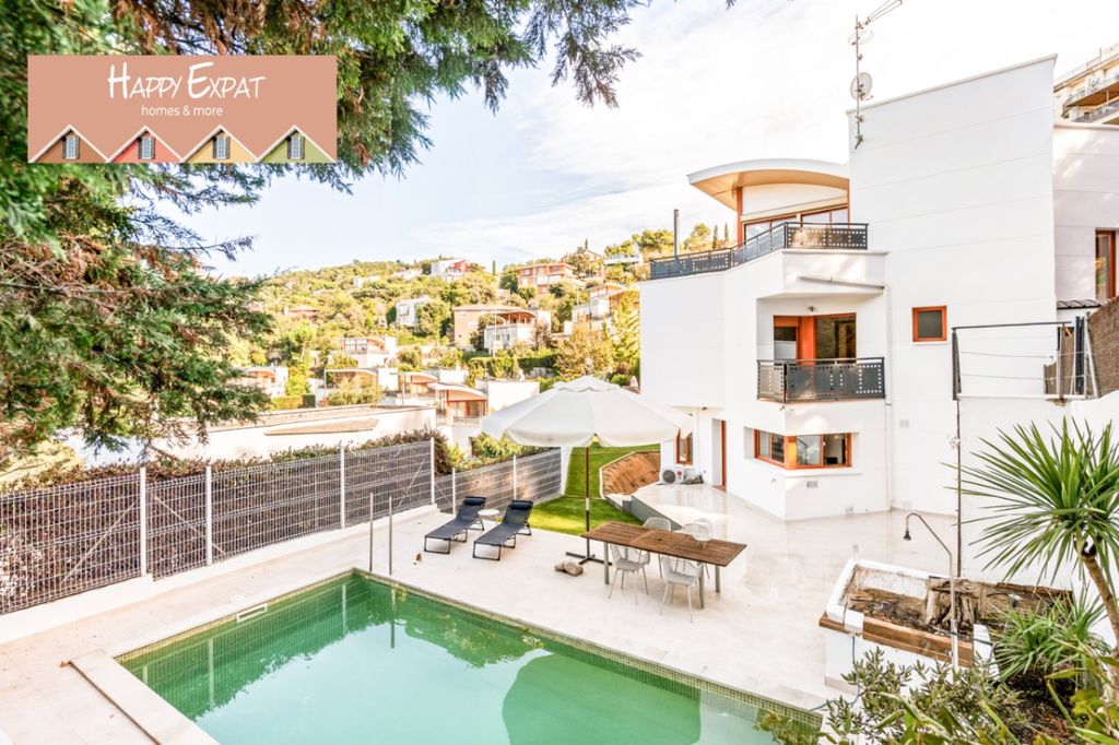 Property photo 1 of 55