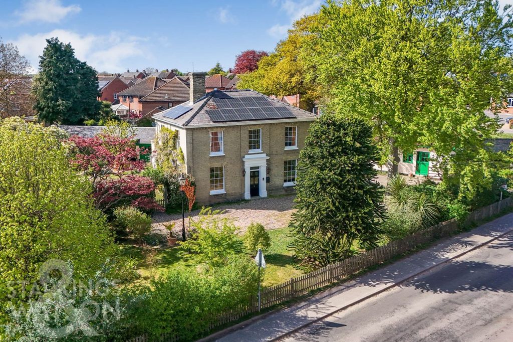 Property photo 1 of 38