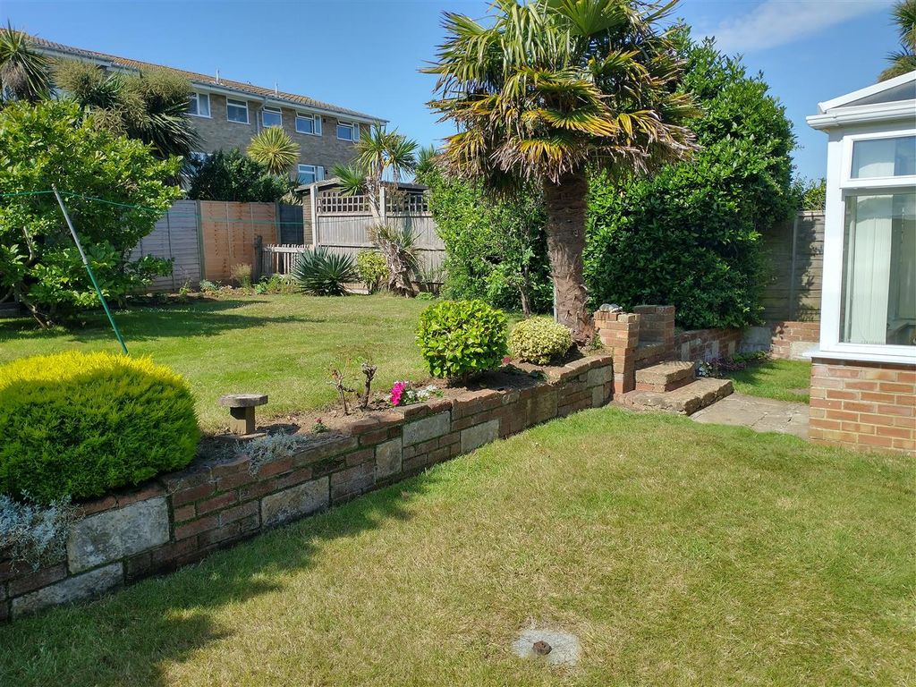 Property photo 2 of 19 Garden
