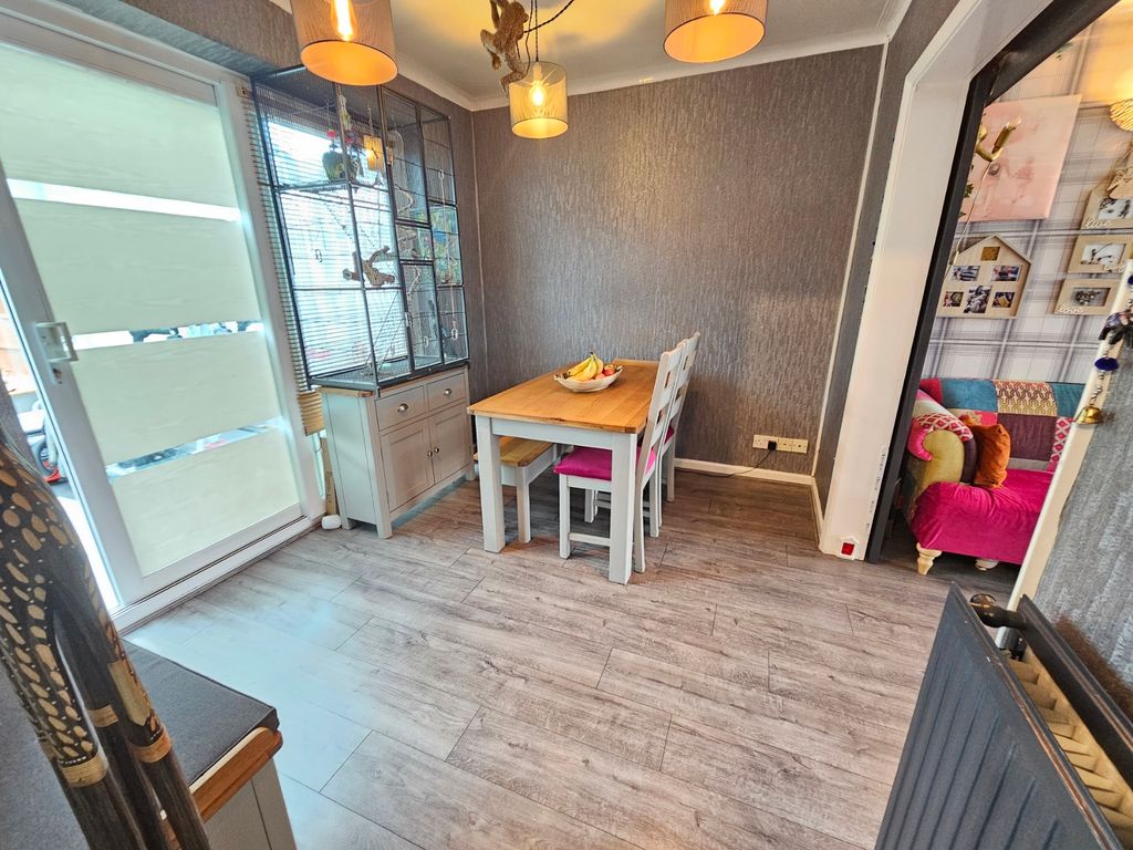 Property photo 3 of 40 20251008_130152