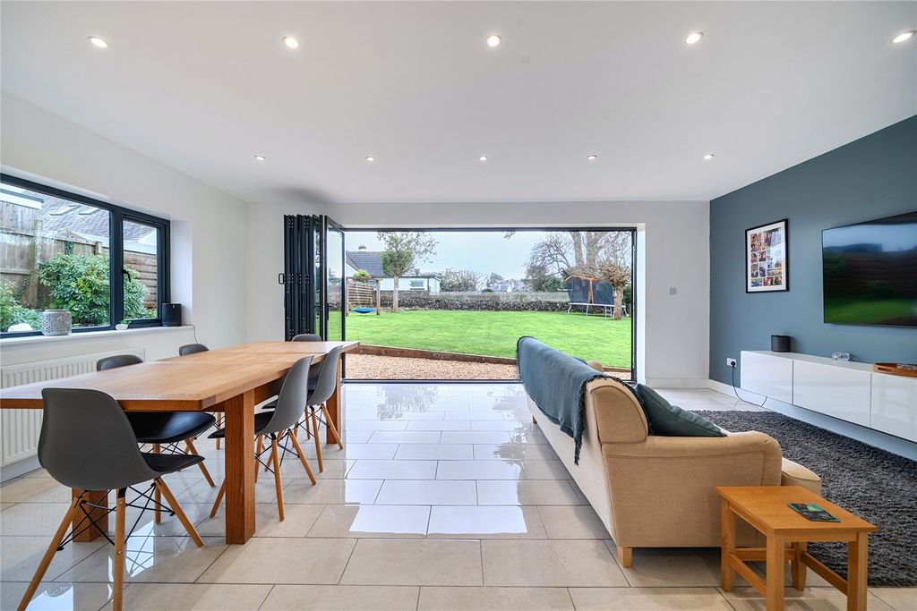 Property photo 2 of 23 Picture No. 54