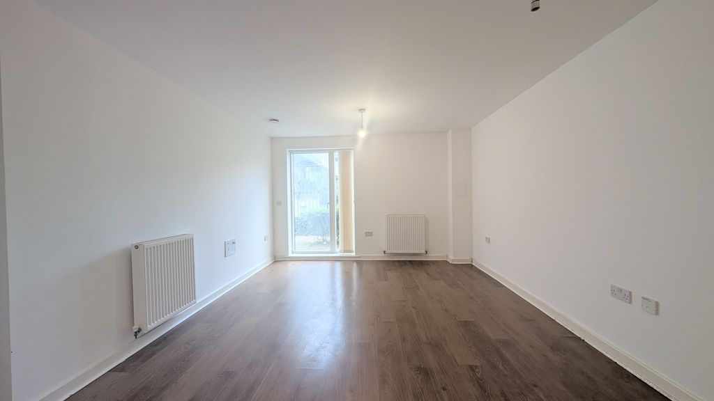 Property photo 2 of 8 Image