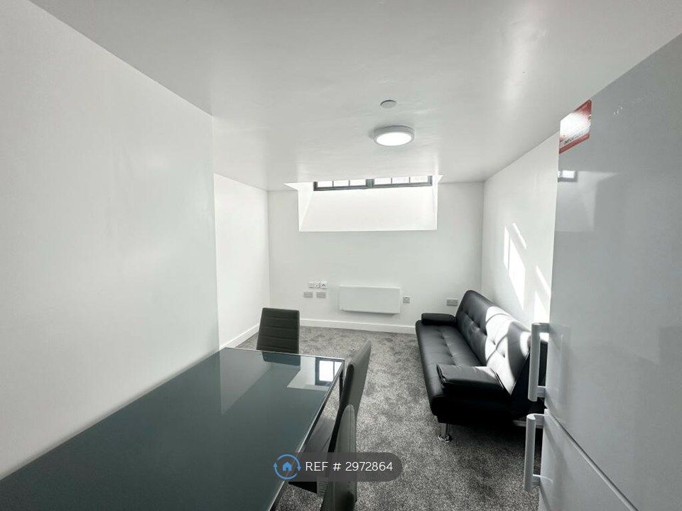 Property photo 2 of 35