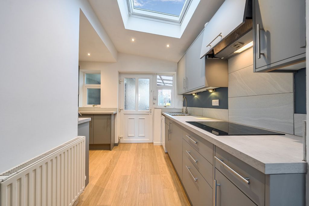 Property photo 3 of 22 Picture No. 18