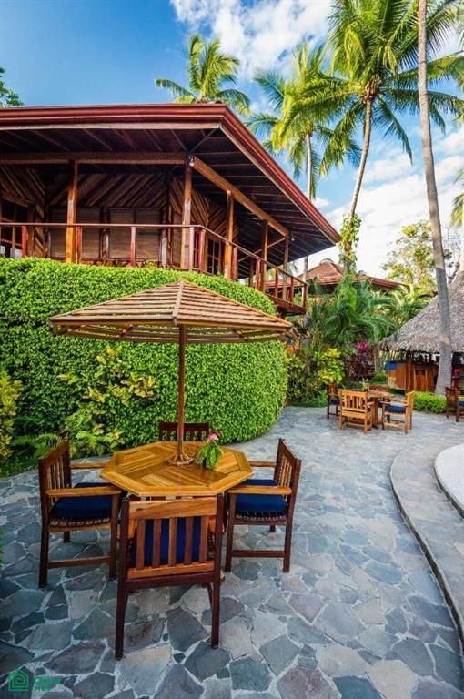 Property photo 2 of 40