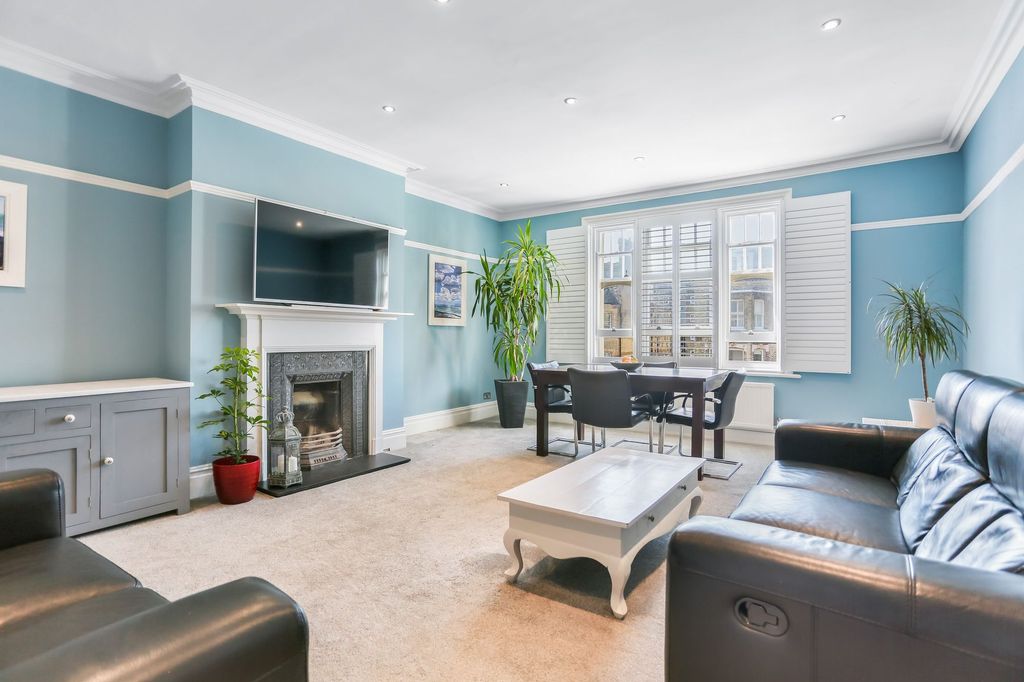 Property photo 3 of 19