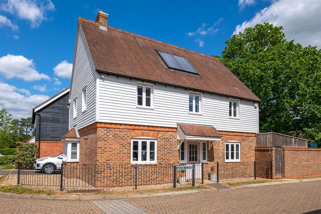 Property photo 1 of 21 4 Haine Close Externals-3 - Copy.Jpg