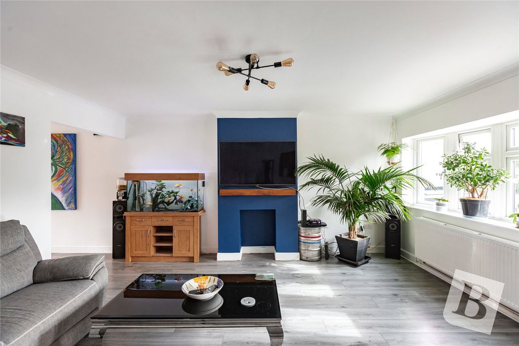 Property photo 2 of 20 Living Room