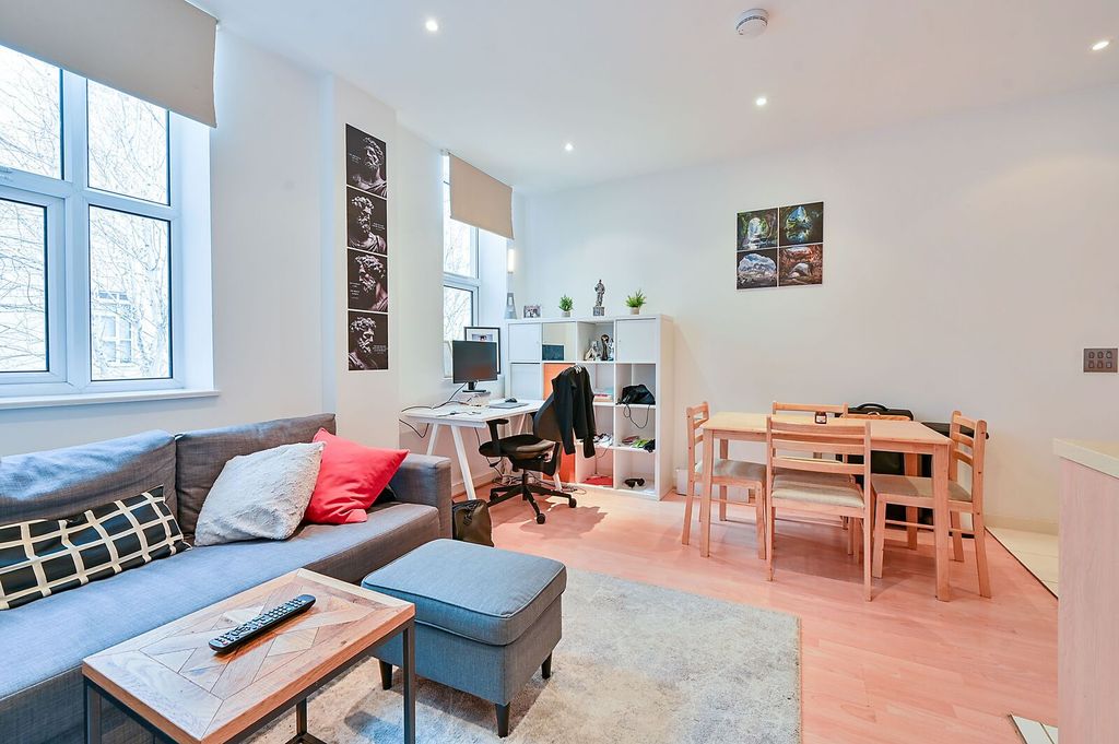 Property photo 1 of 6